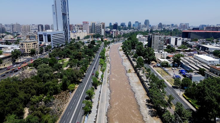 Así se recuperó el río Mapocho y se crearon más de 40 kilómetros de espacios públicos en la RM