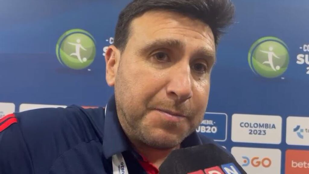 Patricio Ormazábal quiere seguir en la Sub 20 pese a la eliminación del Sudamericano: "Decir que uno no quisiera estar en La Roja es una mentira"