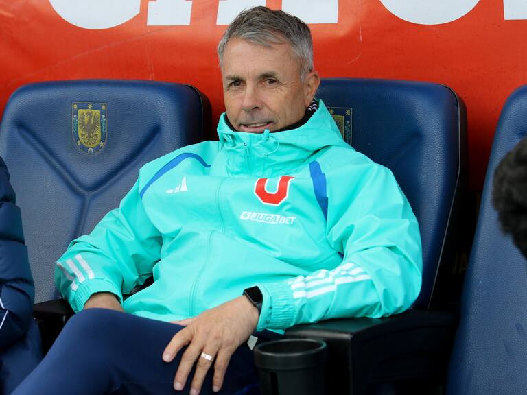 “Amor propio, rebeldía y un espíritu amateur”: Gustavo Álvarez se rinde ante sus jugadores tras empate con Deportes Iquique