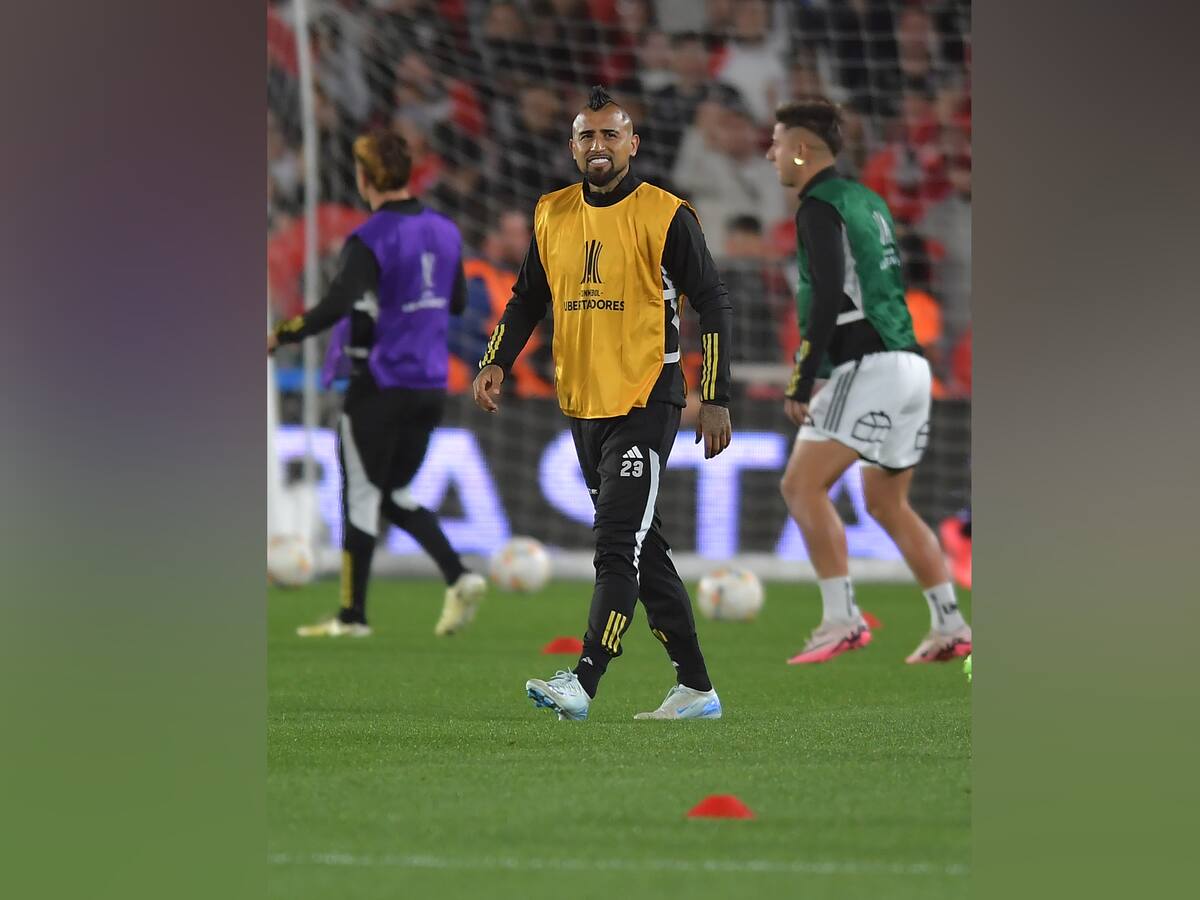 El gesto de Arturo Vidal en el calentamiento para el juego ante River Plate