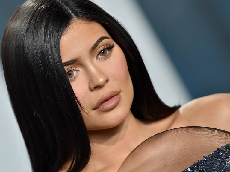 Kylie Jenner recibió duras críticas por video donde maquilla a Caitlyn y le dice «papá»