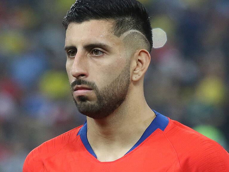 Hinchas se lanzaron contra Guillermo Maripán tras la derrota de la Roja: «Ya no da para más»