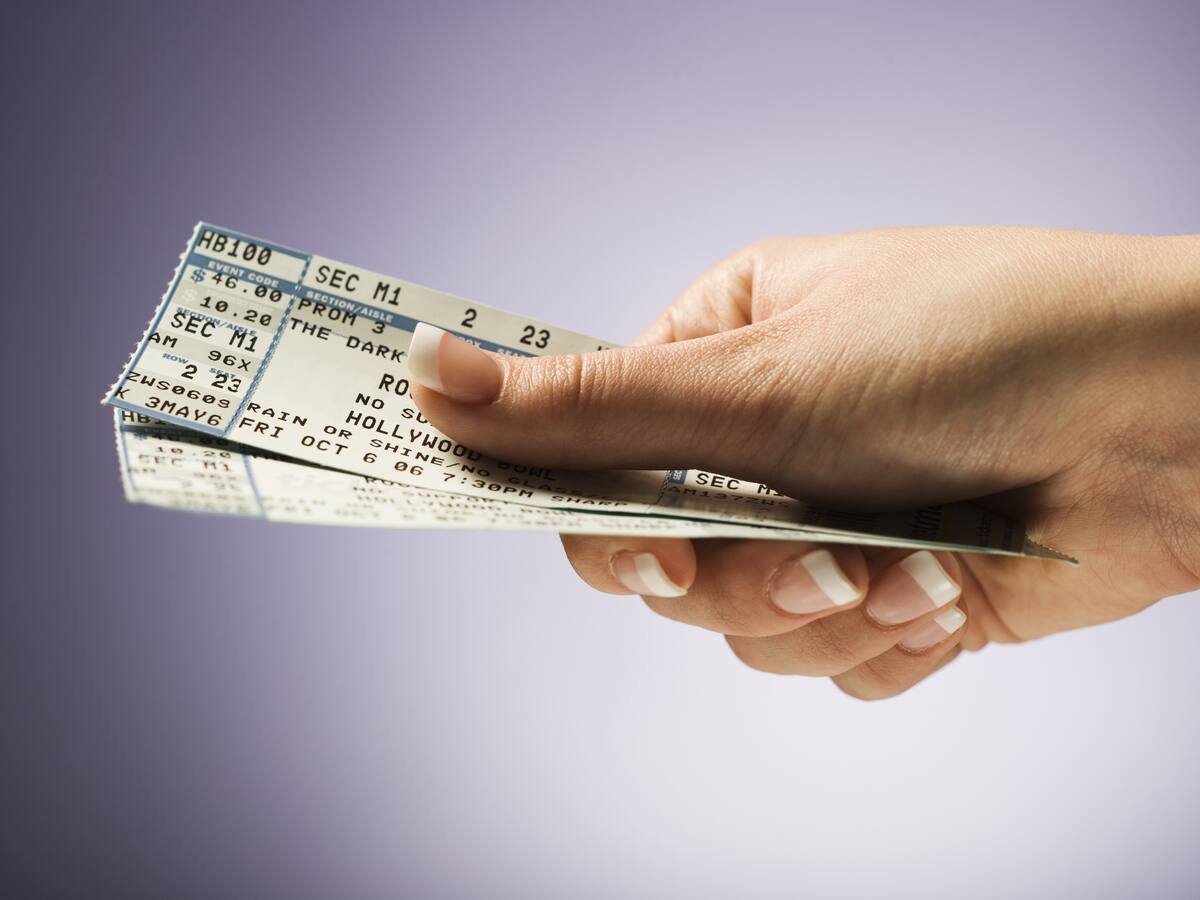 Vuelven las entradas físicas: Ticketmaster revive el ticket clásico para conciertos en Chile