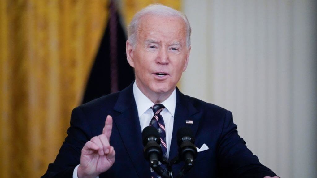 Biden anuncia sanciones contra Rusia