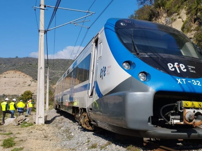 Tren con pasajeros descarrila en la región de Valparaíso