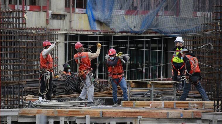 17 de marzo del 2021/SantiagoEl ministro de Salud, Enrique Paris, junto al subsecretario de Redes Asistenciales, Alberto Dougnac, realiza visita a las obras del Nuevo Hospital del Salvador e Instituto Nacional de Geriatría, proyecto hospitalario que registra un 22% de avance en su construcción.
FOTO: KARIN POZO/AGENCIAUNO