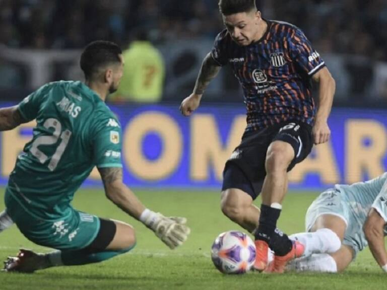 Racing Club con Óscar Opazo cayó goleado ante Talleres de Córdoba en Avellaneda