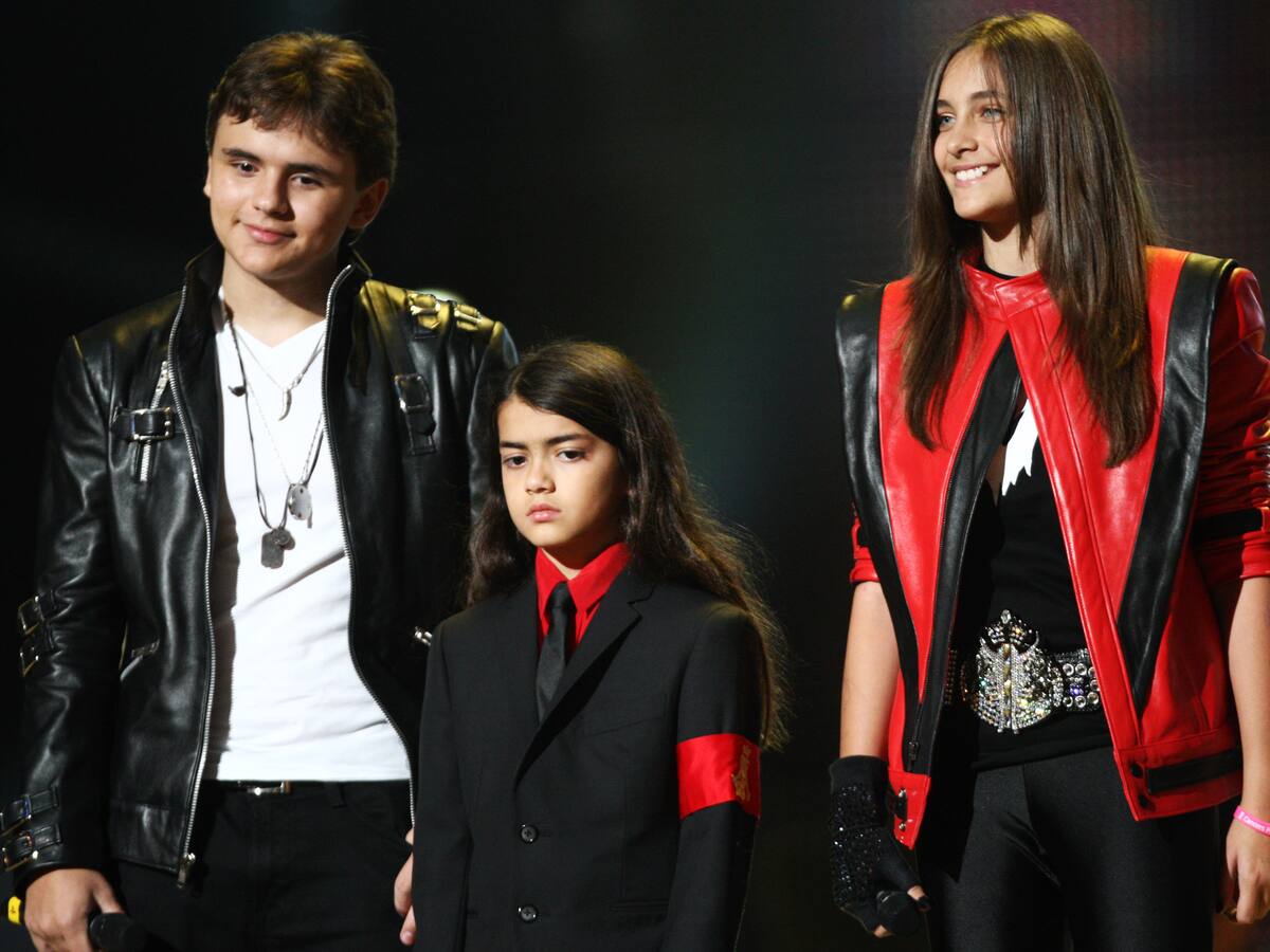 Estuvo alejado de los reflectores, pero hoy ya dirige películas: así luce el hijo menor de Michael Jackson a sus 22 años