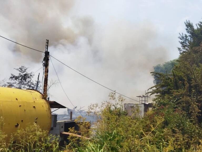 Onemi declaró Alerta Roja por incendio forestal en la comuna de Mostazal: llamas se encuentran cerca de viviendas