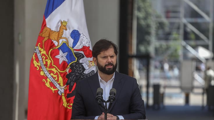 Encuesta Cadem: aprobación de Gabriel Boric baja a 27% tras el caso Monsalve