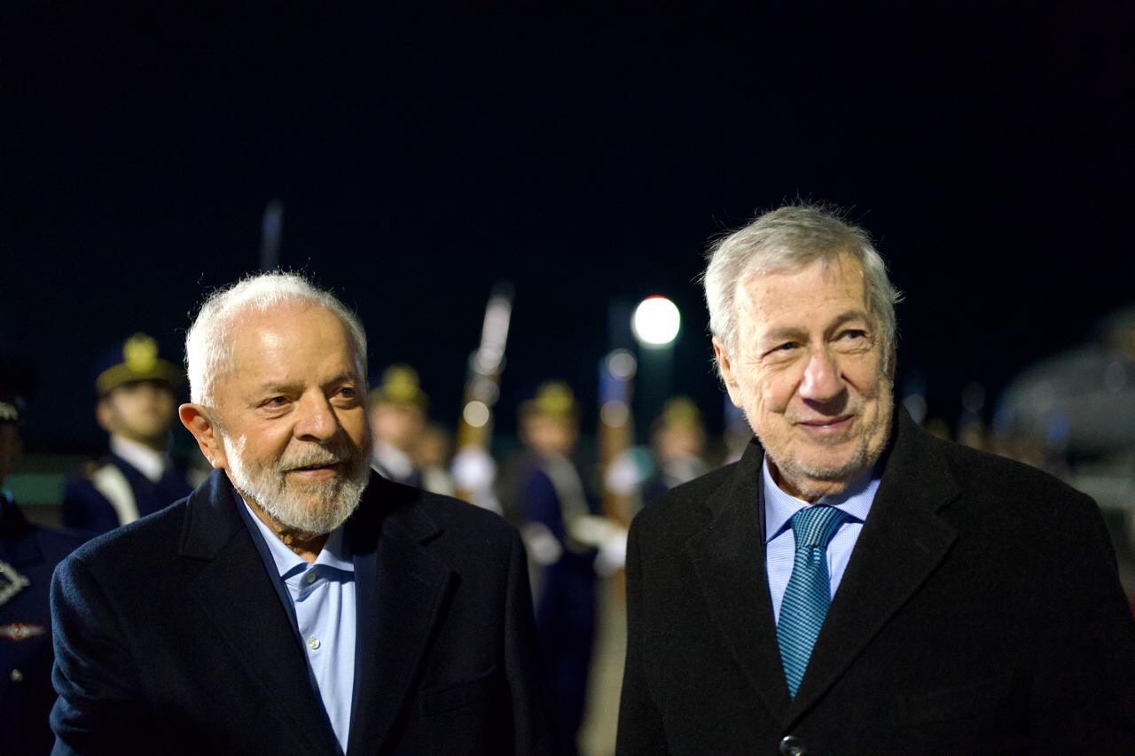 Presidente de Brasil aterriza en Chile: se reunirá de manera oficial con Presidente Gabriel Boric