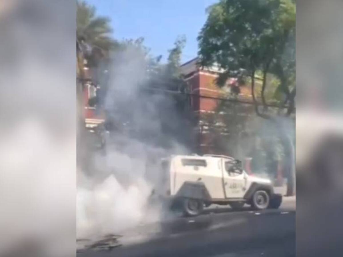 Nuevos incidentes se registraron fuera del liceo Manuel Barros Borgoño este jueves