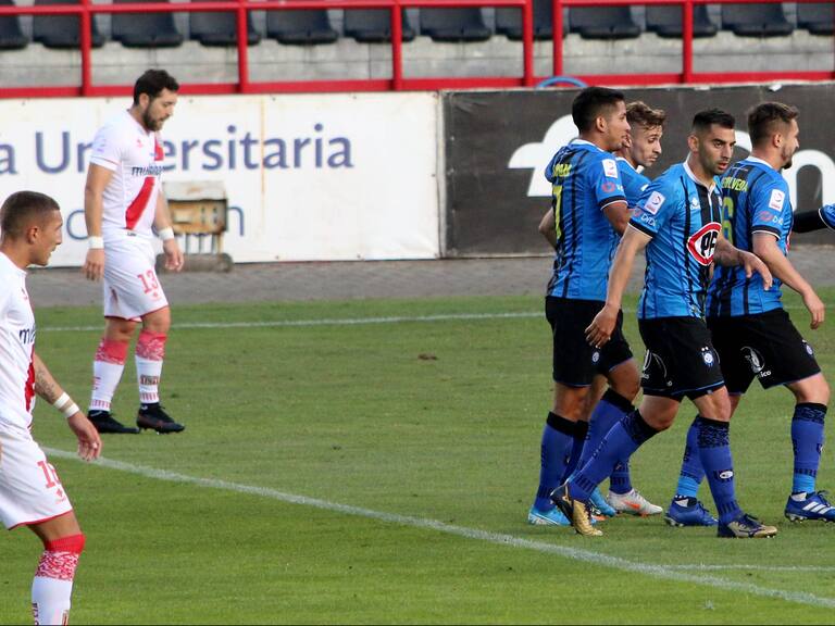 Huachipato consiguió importante victoria ante Curicó Unido en polémico partido