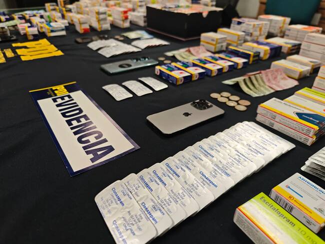 PDI incauta 9 mil dosis de medicamentos y detiene a cinco personas