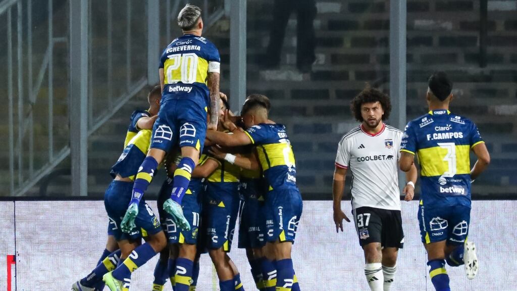 Colo Colo no pudo mantener el tranco ganador en el Monumental y sólo iguala con Everton