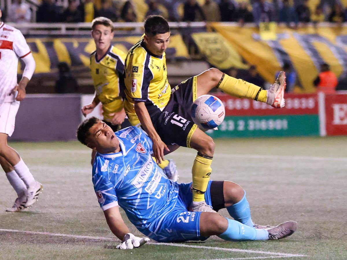 Poda total en club del fútbol chileno: despiden a DT y solo cuatro jugadores siguen con contrato