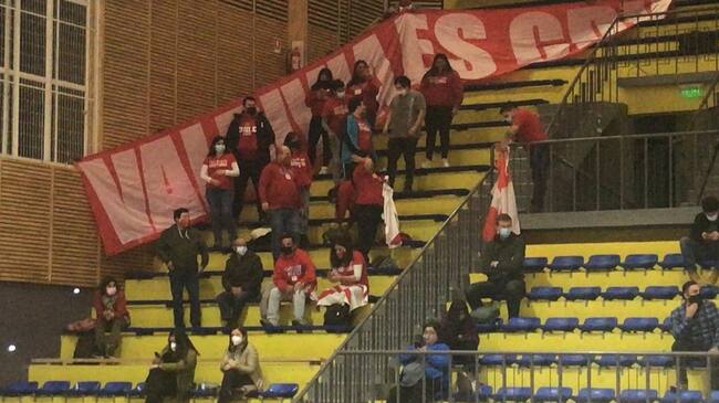 Público en la LNB.