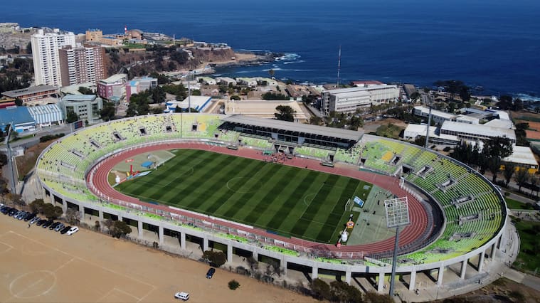 26 DE ENERO DE 2020/VALPARAISOVista aerea del estadio, en la previa del partido valido por la fecha 1 del Campeonato Nacional AFP PlanVital 2020, entre Santiago Wanderers y Universidad Catolica, disputado en el Estadio Elias Figueroa Brander.
FOTO: LEONARDO RUBILAR CHANDIA/AGENCIAUNO