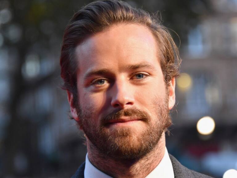 Armie Hammer se refiere por primera vez a acusaciones de canibalismo y abuso en su contra: “Estoy agradecido”