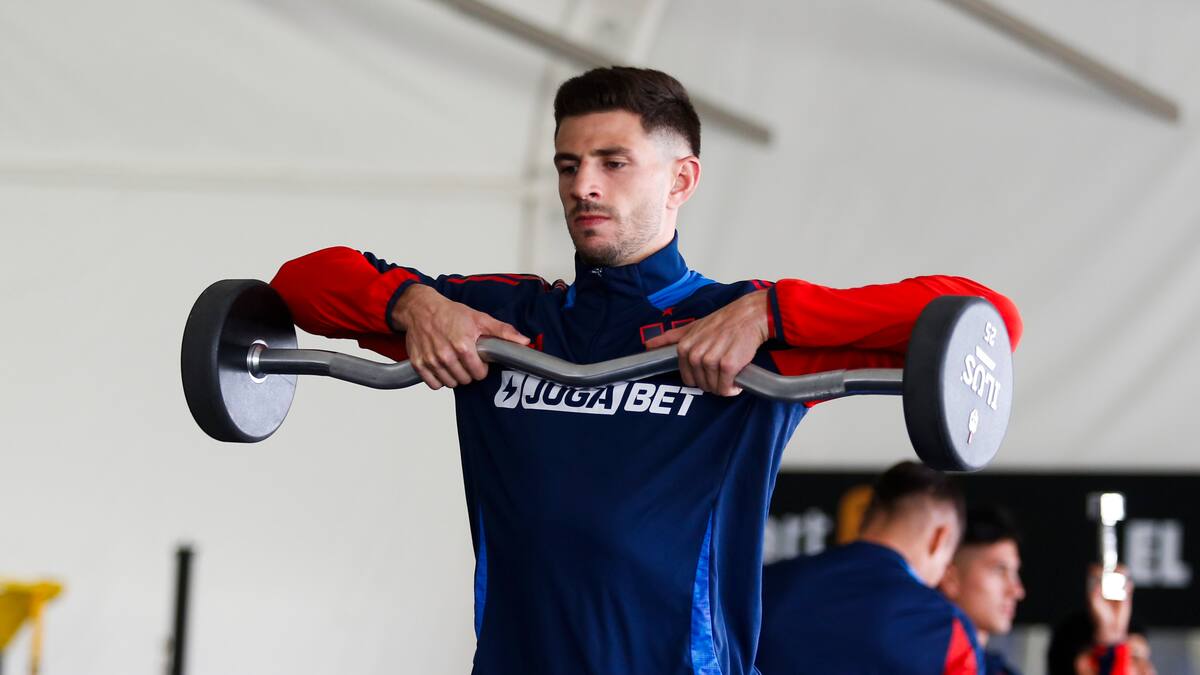 Respiran aliviados: Lucas Di Yorio se sube al avión de la U camino a Venezuela por Copa Libertadores