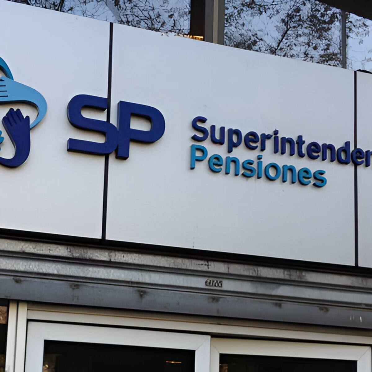 Nueva norma impedirá que condenados por VIF reciban pensiones de sobrevivencia: regirá desde septiembre