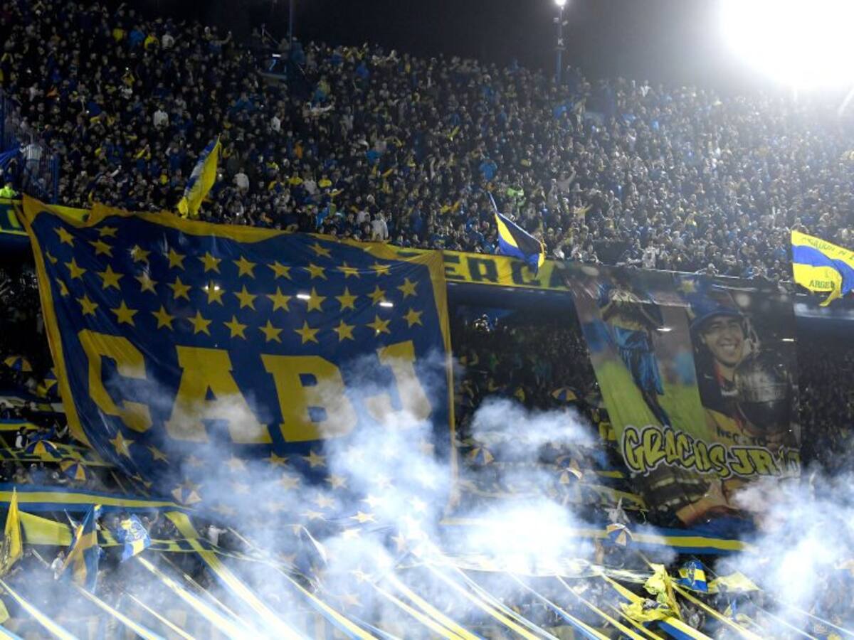 «El que no salta es un inglés»: Los duros cánticos de la barra de Boca contra los hinchas de Colo Colo