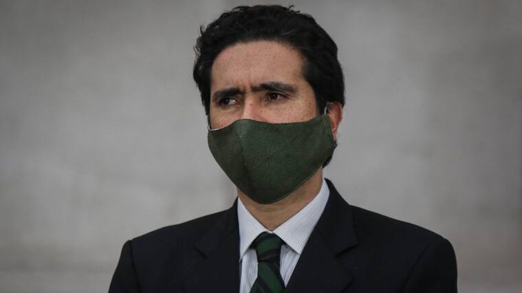 14 de Julio de 2020 / SANTIAGOIgnacio Briones, ministro de Hacienda participa del punto de prensa en el patio de los Naranjos del Palacio de La Moneda, del Presidente de la Republica, Sebastian Piñera, donde da a conocer nuevas medidas para la clase media en medio de la pandemia por Covid-19
FOTO: SEBASTIÁN BELTRÁN /AGENCIAUNO