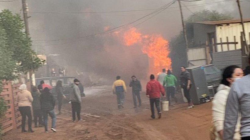 Incendio en vivienda del campamento Felipe Camiroaga dejó una persona fallecida