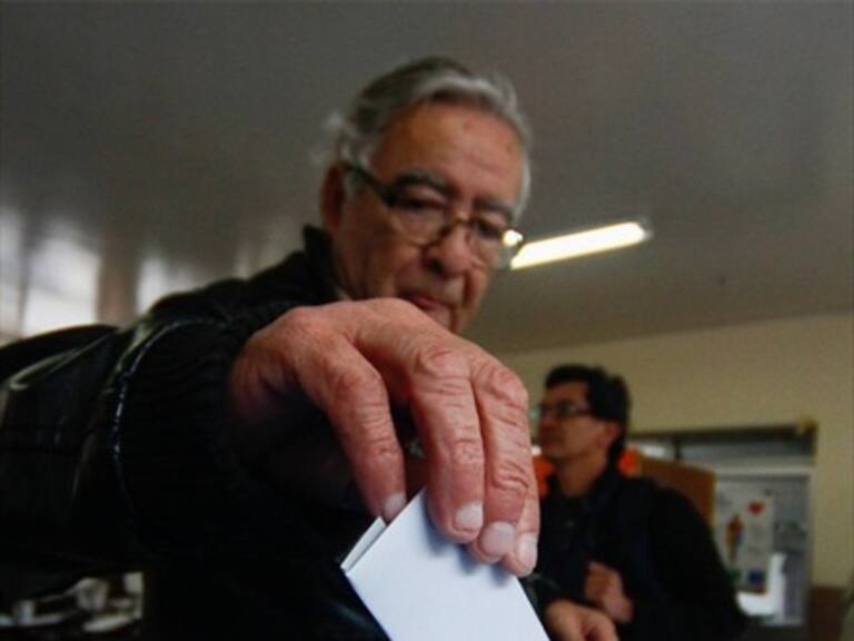 Diputados aprueban propuesta para reponer el voto obligatorio