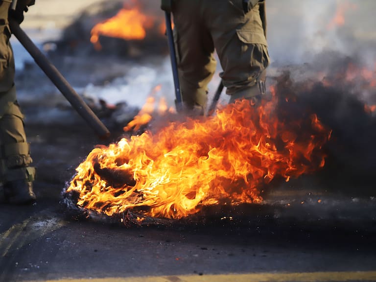 Instalan barricadas en La Florida: se encontraron panfletos alusivos al estallido social