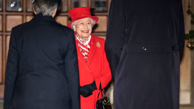 WINDSOR, ENGLAND - DECEMBER 08: Queen Elizabeth II thanks volunteers and key workers at Windsor Castle on December 08, 2020 in Windsor, England. The Queen and members of the royal family gave thanks to local volunteers and key workers for their work in helping others during the coronavirus pandemic and over Christmas at Windsor Castle in what was also the final stop for the Duke and Duchess of Cambridge on their tour of England, Wales and Scotland. (Photo by Richard Pohle - WPA Pool/Getty Images)