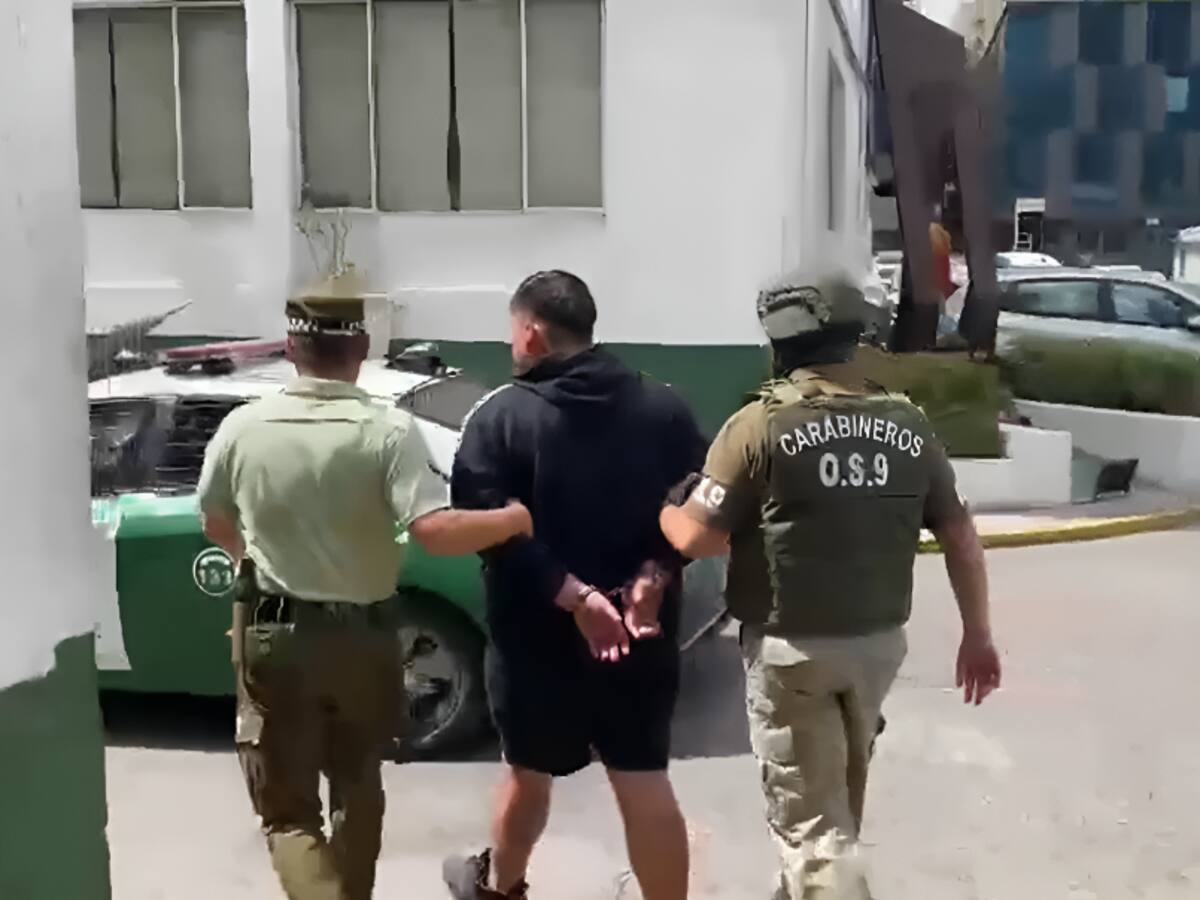 Detienen a 2 jóvenes acusados de secuestrar y agredir a hombre por deuda ligada al narcotráfico en Conchalí