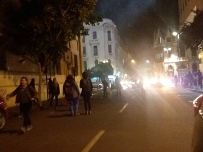 Disturbios empañan exitosa marcha contra la violencia hacia la mujer