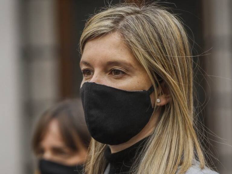 28 de septiembre del 2020/SANTIAGOLa senadora Marcela Sabat, durante un punto de prensa en el patio de Los Naranjos del Palacio de La Moneda, tras sostener una reunión de trabajo.
FOTO: SEBASTIAN BELTRAN GAETE/AGENCIAUNO