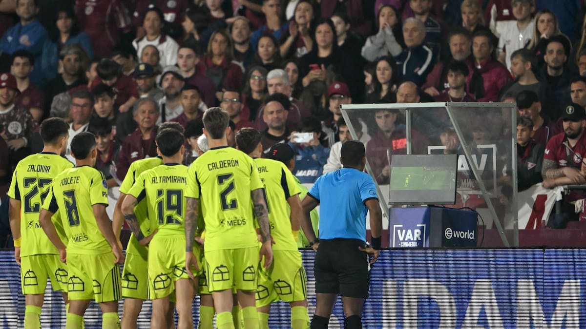 Con revisión milimétrica en el VAR: anulan el gol de Salomoni por posición de adelanto en la jugada previa