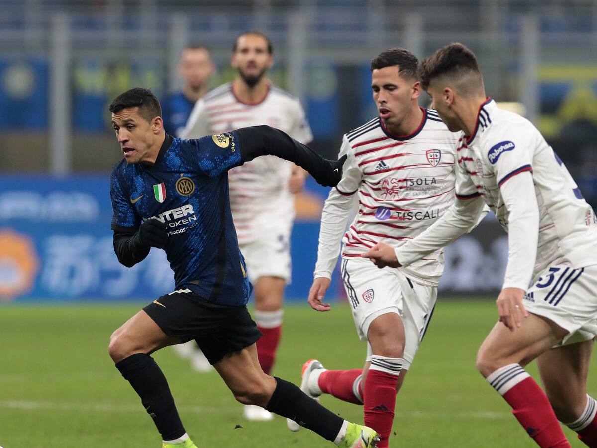Con Alexis Sánchez en los últimos minutos, Inter de Milán derrota al Cagliari y se mantiene en carrera por el título de la Serie A