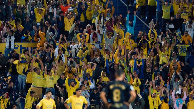 Para tomar nota: la tremenda sanción que recibió hincha español por lanzar una bengala en partido de la Copa del Rey