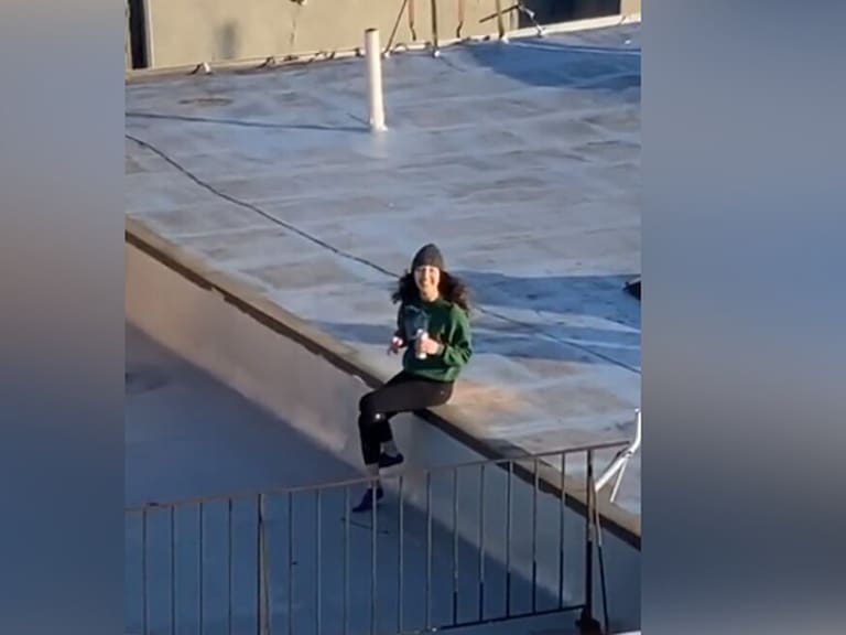 Amor en cuarentena: Joven le envió su número a su vecina con un dron para tener cita virtual