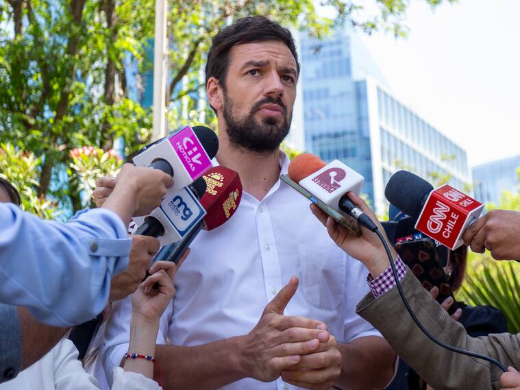 Agencia Uno | El alcalde de Maipú, Tomás Vodanovic