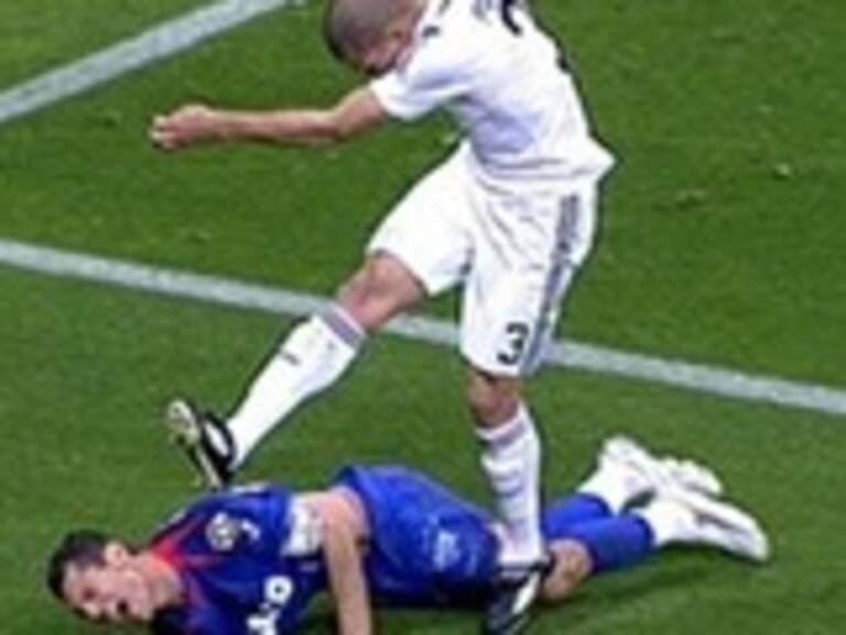 Pepe y sus violentas patadas: No me gusta que me pasen