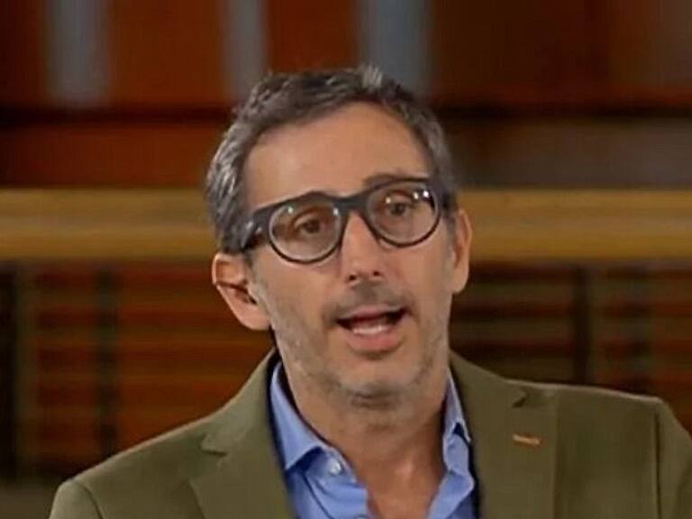 Tres directores de TVN cuestionan la salida de Matías del Río: «Está motivada por razones políticas»