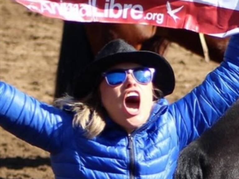 Eliana Albasetti, Soledad Pérez y Jaime Parada encabezaron intervención animalista en medialuna