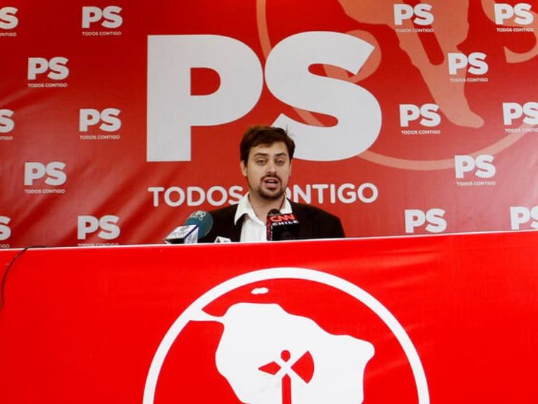 Oposición logra primera censura: el diputado Daniel Manouchehri deja de ser presidente de la comisión de Economía