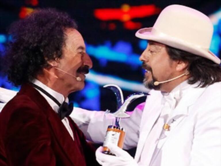 Bombo Fica le cedió la gaviota de plata ganada en Viña a Willy Benítez