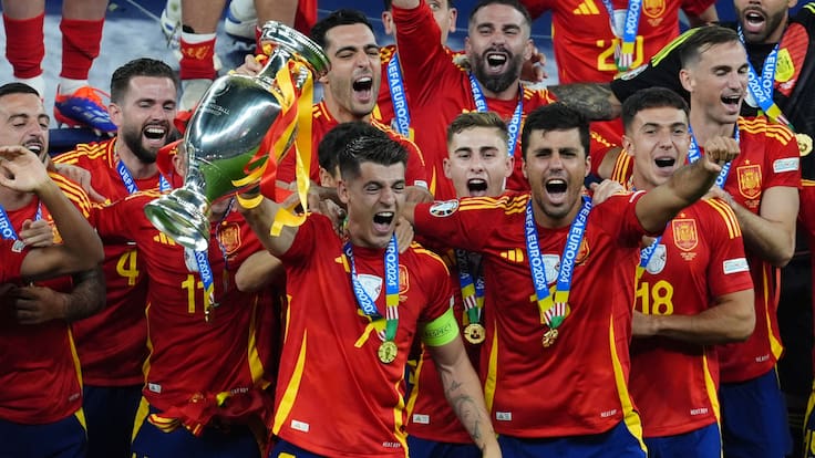 UEFA abre investigación contra dos jugadores de España por sus cánticos en la celebración de la Eurocopa