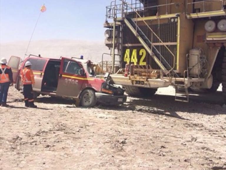 Dos trabajadores mueren al chocar con camión de extracción en Chuquicamata
