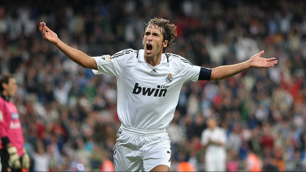 MADRID, SPAIN - SEPTEMBER 24:  Raul Gonzalez celebrates scoring his second goal, the 7-1, during the La Liga match between Real Madrid and Real Sporting de Gijon at the Santiago Bernabeu Stadium on September 24, 2008 in Madrid, Spain.  (Photo by Jasper Juinen/Getty Images)