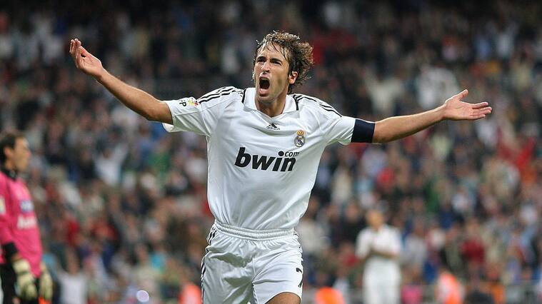 MADRID, SPAIN - SEPTEMBER 24: Raul Gonzalez celebrates scoring his second goal, the 7-1, during the La Liga match between Real Madrid and Real Sporting de Gijon at the Santiago Bernabeu Stadium on September 24, 2008 in Madrid, Spain. (Photo by Jasper Juinen/Getty Images)