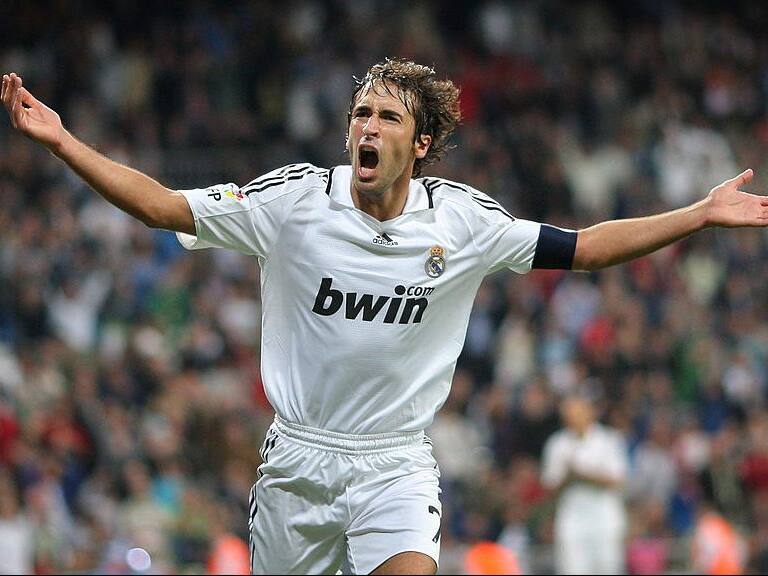 MADRID, SPAIN - SEPTEMBER 24: Raul Gonzalez celebrates scoring his second goal, the 7-1, during the La Liga match between Real Madrid and Real Sporting de Gijon at the Santiago Bernabeu Stadium on September 24, 2008 in Madrid, Spain. (Photo by Jasper Juinen/Getty Images)