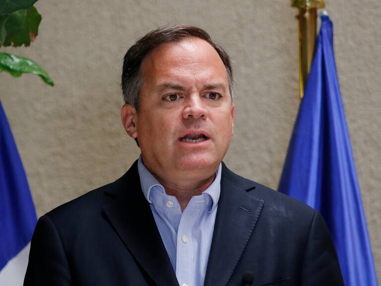 "Gratuito, artero, ofensivo e infantil": Senador Walker arremete contra Diego Ibáñez tras emplazamiento a Ximena Rincón